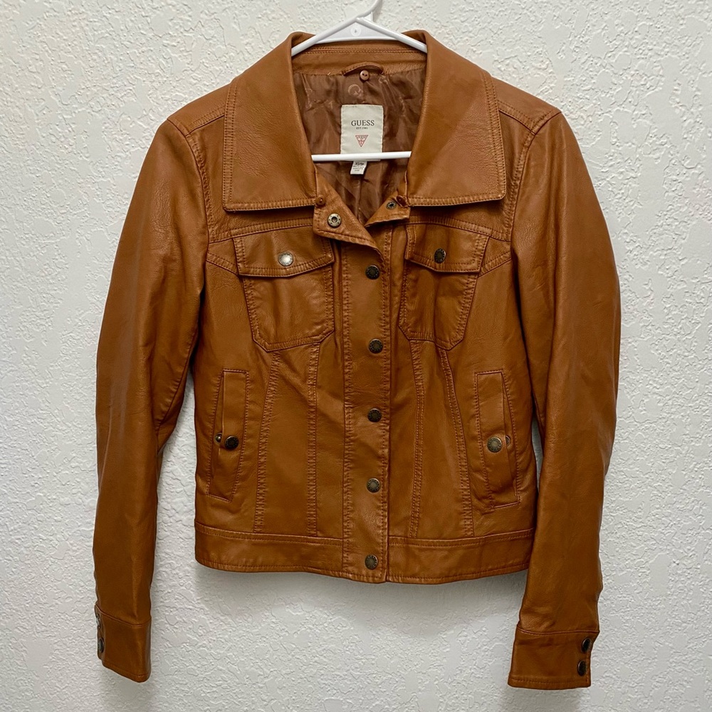 Guess leather jacket with removable fur collar, size XS.